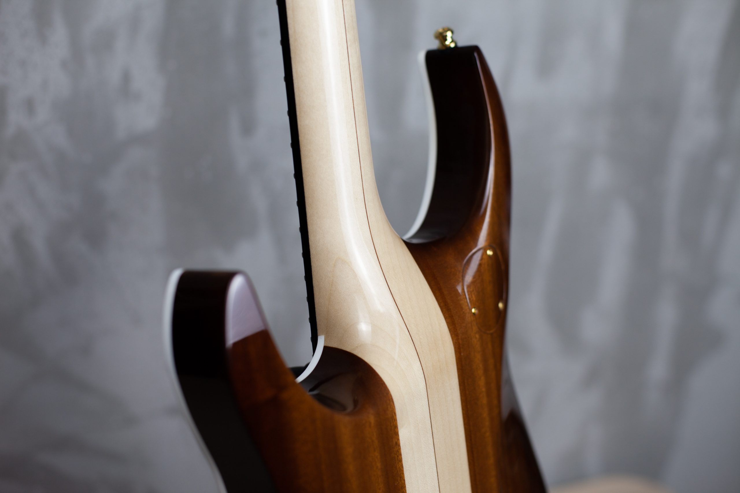 Vue détail jonction manche électrique custom "Volva" Bertrand